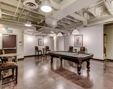 114 W Adams Street - Photo Thumbnail 31