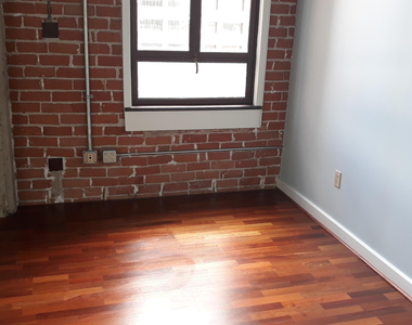 114 W Adams Street - Photo Thumbnail 15