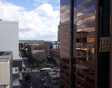 114 W Adams Street - Photo Thumbnail 23