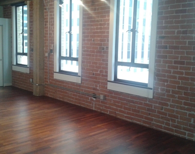 114 W Adams Street - Photo Thumbnail 11