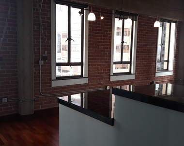 114 W Adams Street - Photo Thumbnail 8