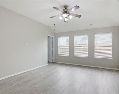 3804 Verde Drive - Photo Thumbnail 7