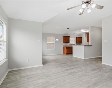 3804 Verde Drive - Photo Thumbnail 9
