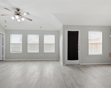 3804 Verde Drive - Photo Thumbnail 6
