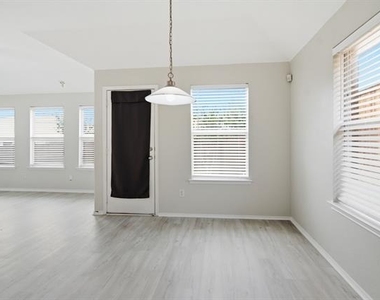 3804 Verde Drive - Photo Thumbnail 11