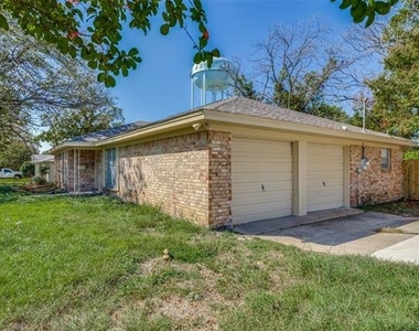 3800 Van Deman Drive - Photo Thumbnail 2