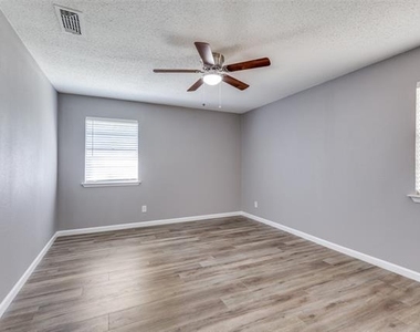 3800 Van Deman Drive - Photo Thumbnail 9