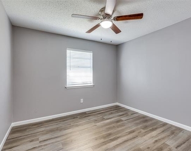 3800 Van Deman Drive - Photo Thumbnail 6