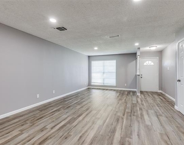 3800 Van Deman Drive - Photo Thumbnail 3