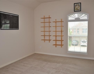 1312 Valley Vista Drive - Photo Thumbnail 11