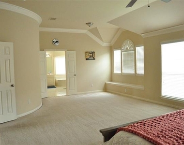 1312 Valley Vista Drive - Photo Thumbnail 15