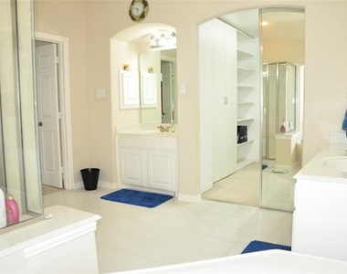 1312 Valley Vista Drive - Photo Thumbnail 17