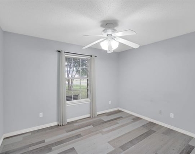 209 Alesha Road - Photo Thumbnail 9