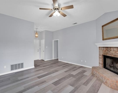 209 Alesha Road - Photo Thumbnail 6