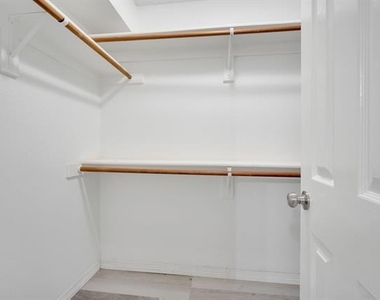 209 Alesha Road - Photo Thumbnail 11