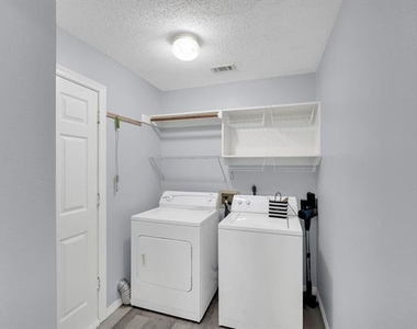 209 Alesha Road - Photo Thumbnail 15