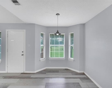 209 Alesha Road - Photo Thumbnail 4