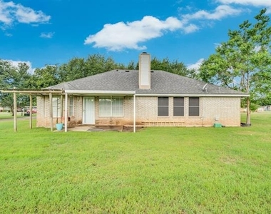 209 Alesha Road - Photo Thumbnail 2