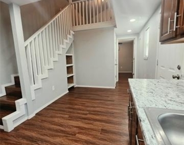 7202 Base Street - Photo Thumbnail 6