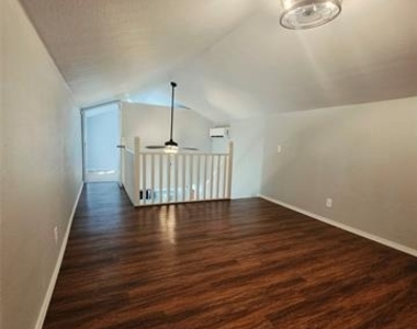 7202 Base Street - Photo Thumbnail 17