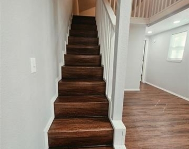 7202 Base Street - Photo Thumbnail 10