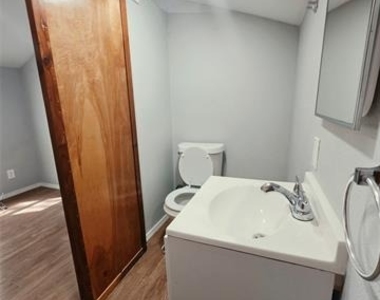 7202 Base Street - Photo Thumbnail 14