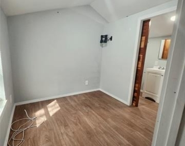 7202 Base Street - Photo Thumbnail 13