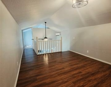 7202 Base Street - Photo Thumbnail 12