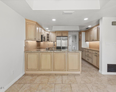 4327 N 69th Way - Photo Thumbnail 12