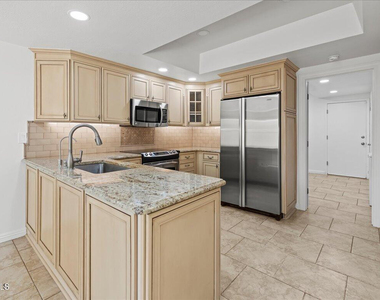 4327 N 69th Way - Photo Thumbnail 5
