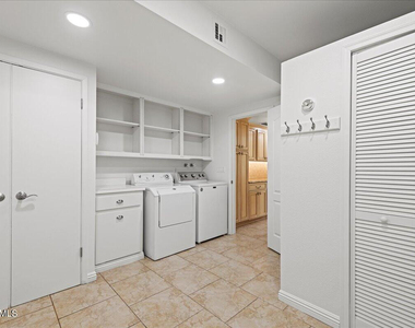 4327 N 69th Way - Photo Thumbnail 17
