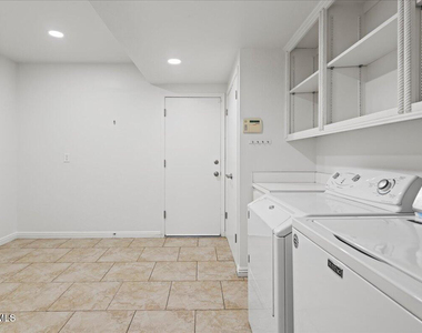 4327 N 69th Way - Photo Thumbnail 16