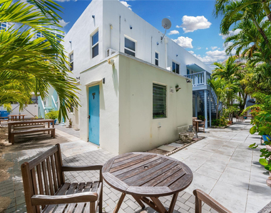 3015 Seville Street - Photo Thumbnail 23