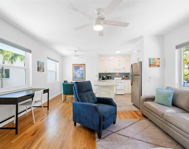 3015 Seville Street - Photo Thumbnail 3