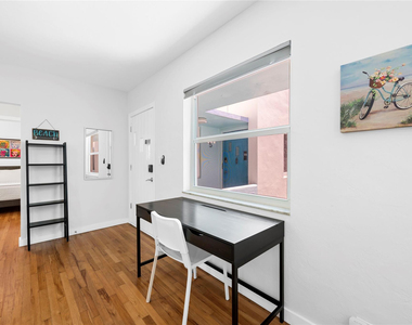 3015 Seville Street - Photo Thumbnail 6