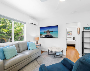 3015 Seville Street - Photo Thumbnail 4