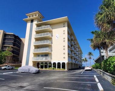 1161 Hillsboro Mile - Photo Thumbnail 52