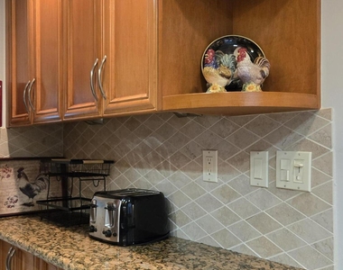 1161 Hillsboro Mile - Photo Thumbnail 22