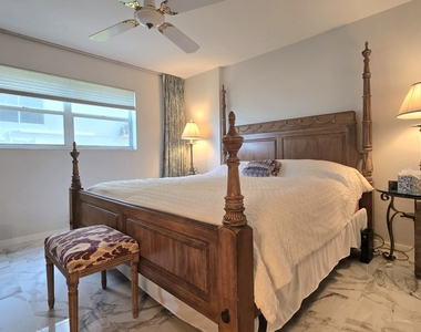 1161 Hillsboro Mile - Photo Thumbnail 4