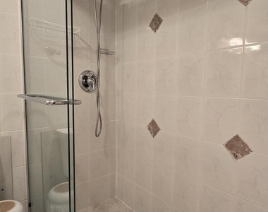 1161 Hillsboro Mile - Photo Thumbnail 37