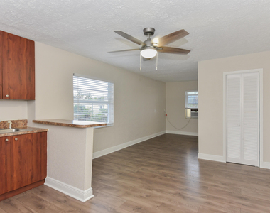 605 N Federal Highway - Photo Thumbnail 4