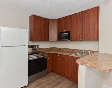 605 N Federal Highway - Photo Thumbnail 2