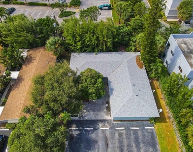 1101 Ne 23rd Terrace - Photo Thumbnail 4