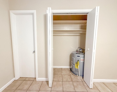1101 Ne 23rd Terrace - Photo Thumbnail 9