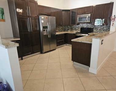 13851 Oneida Drive - Photo Thumbnail 24