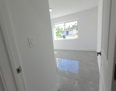 6041 Sw 17th Street - Photo Thumbnail 16