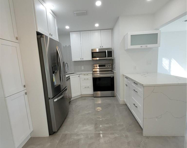 6041 Sw 17th Street - Photo Thumbnail 3