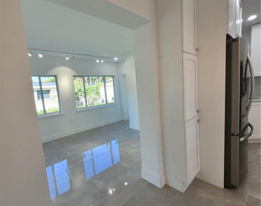 6041 Sw 17th Street - Photo Thumbnail 4