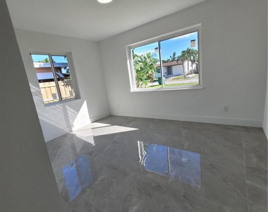 6041 Sw 17th Street - Photo Thumbnail 17