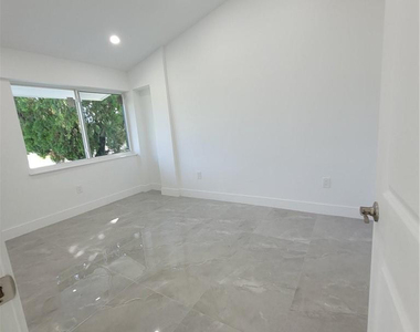 6041 Sw 17th Street - Photo Thumbnail 6